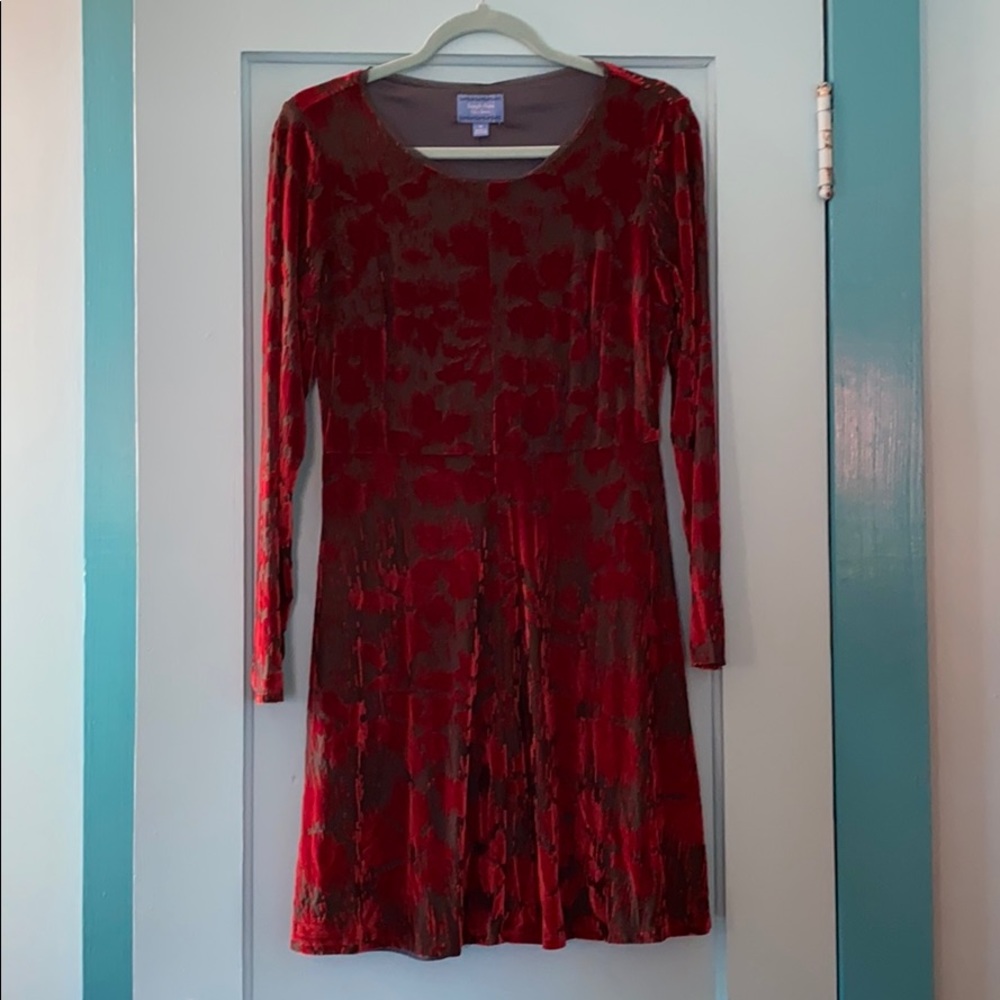 Vera Wang velvet holiday dress